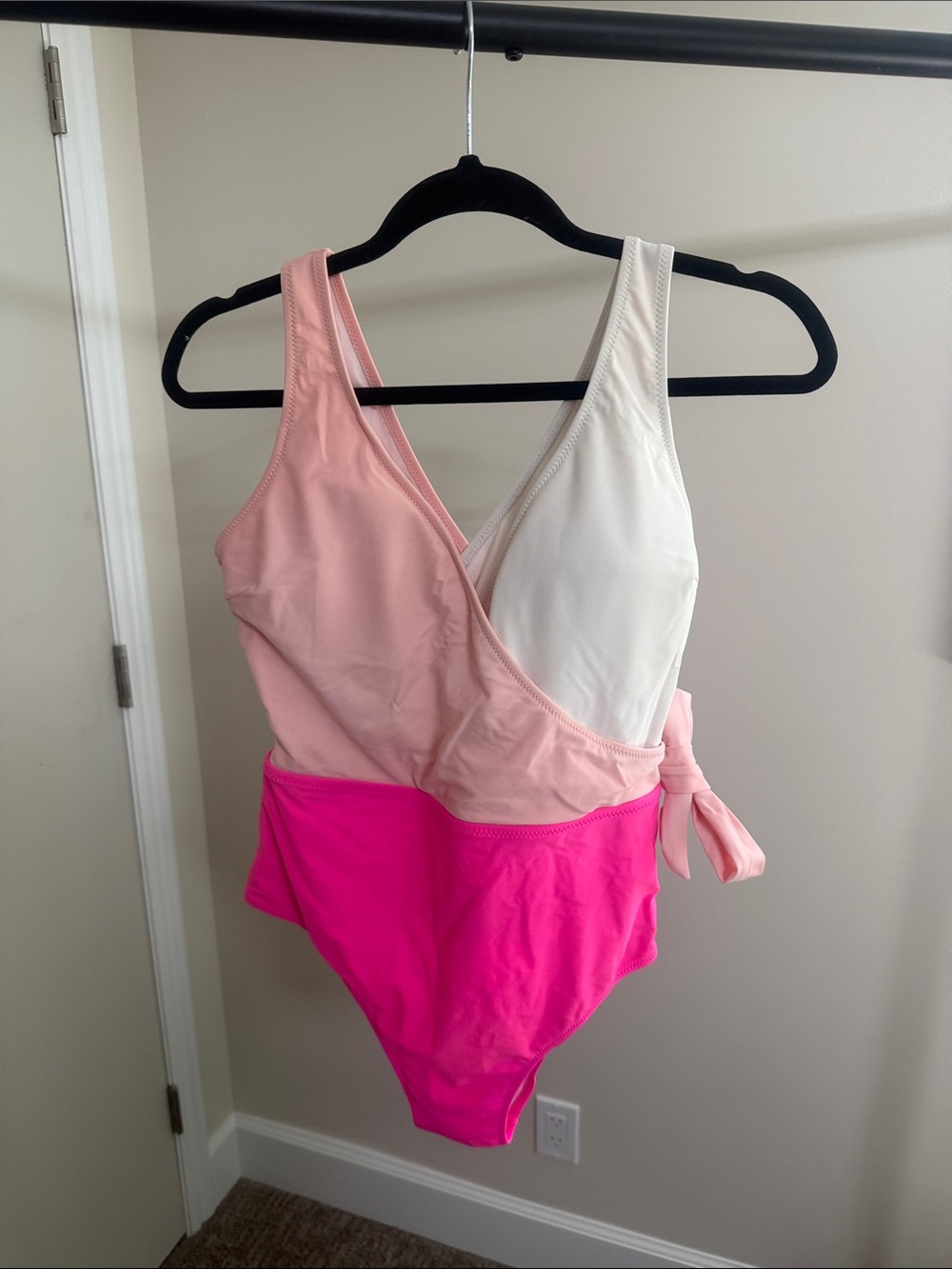 Women’s Colorblock One-Piece Swimsuit in Pink & White
